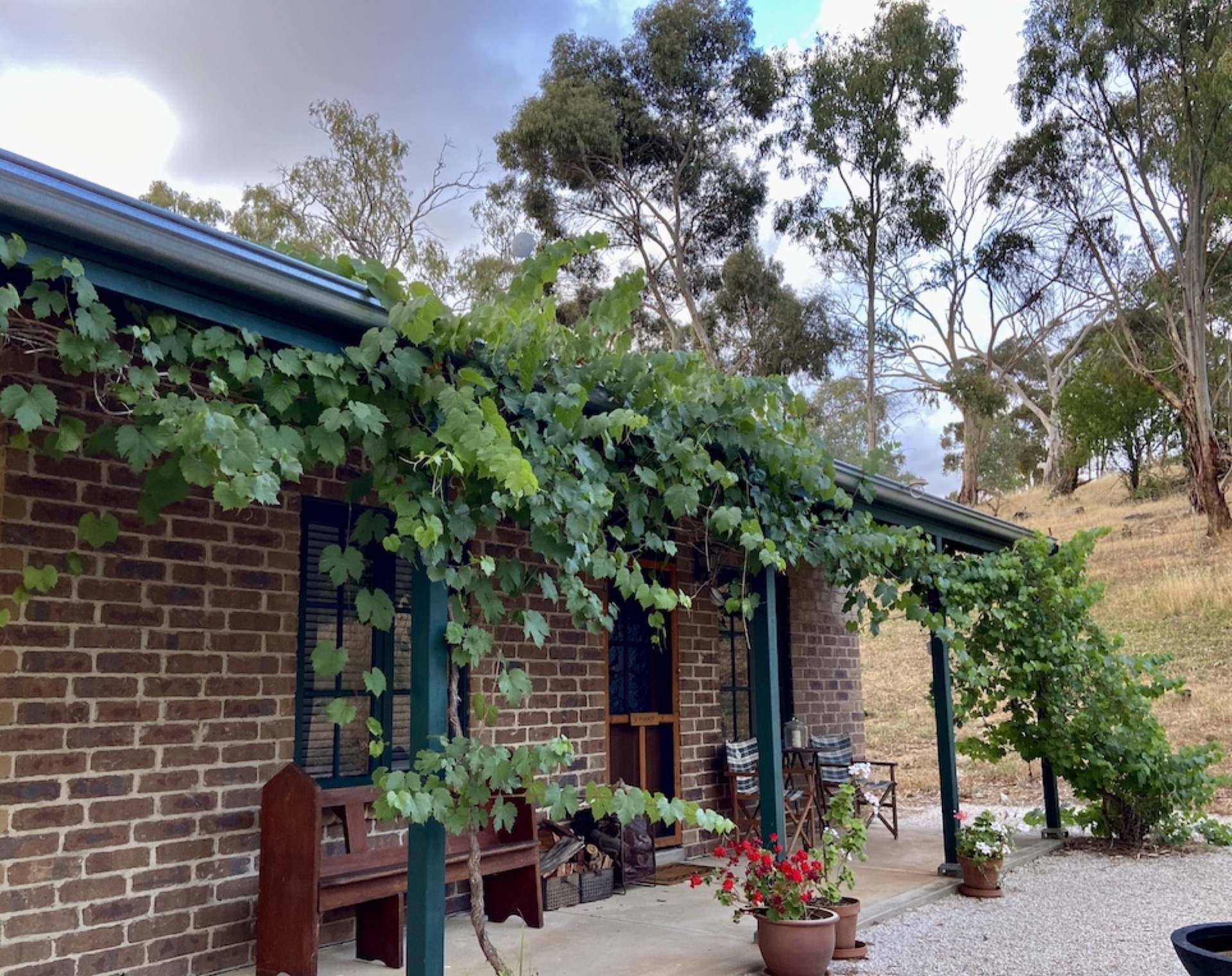 Parrot Cottage at Battunga
